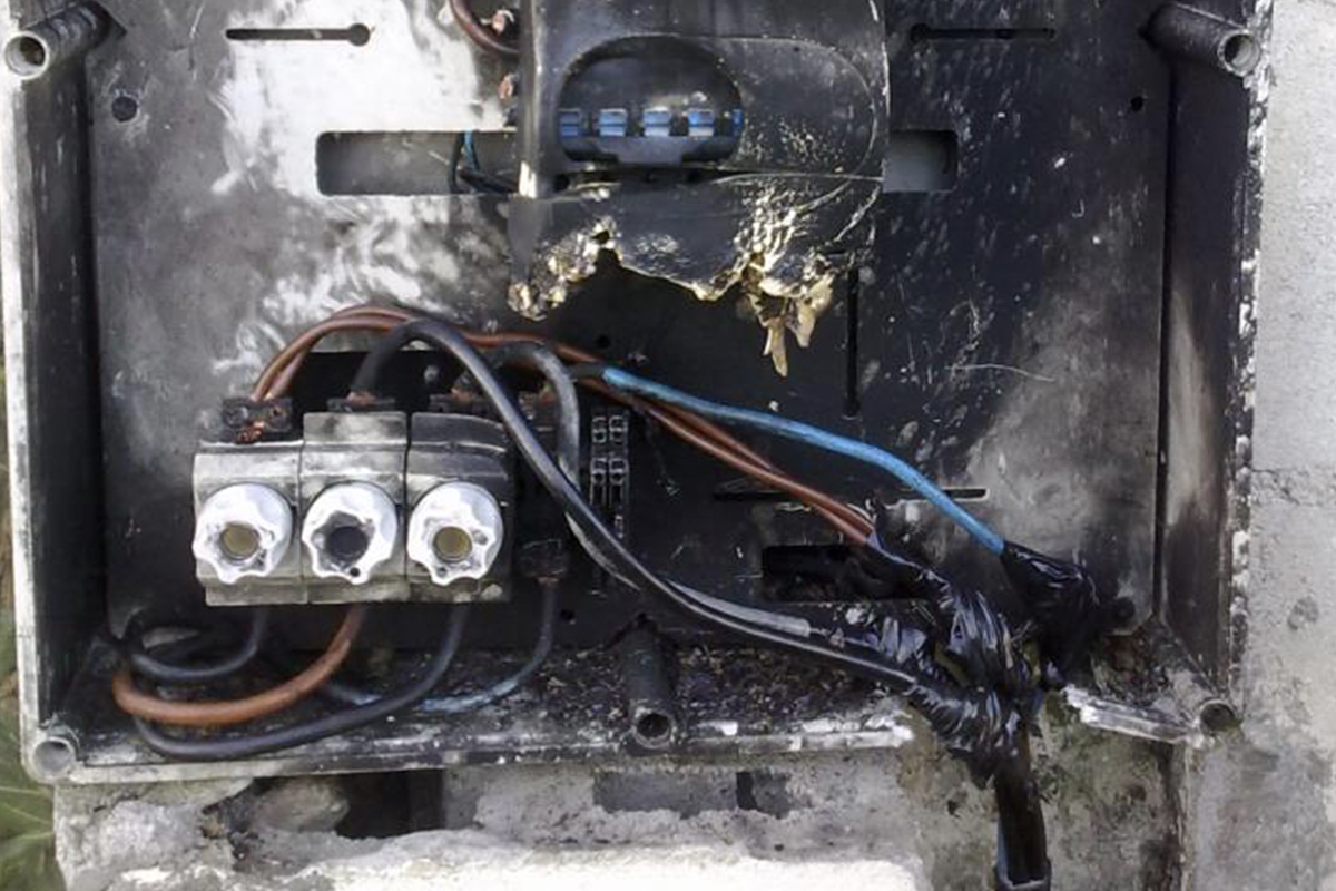 reparacion+elC3A9ctrica+contador+quemado+bar
